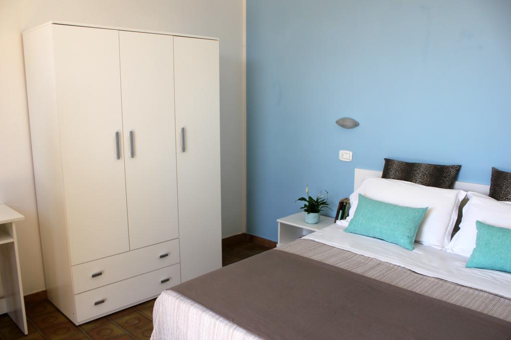 Le Aromatiche B&B Viserbella di Rimini Стая снимка