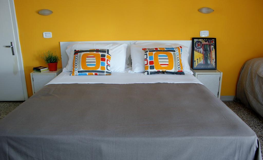 Le Aromatiche B&B Viserbella di Rimini Стая снимка