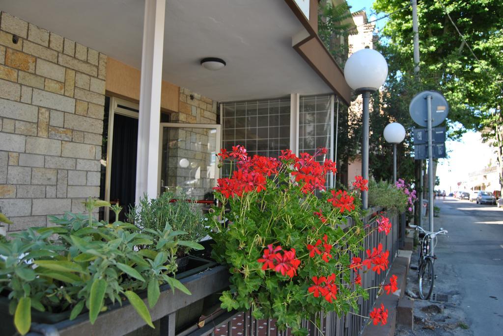 Le Aromatiche B&B Viserbella di Rimini Екстериор снимка