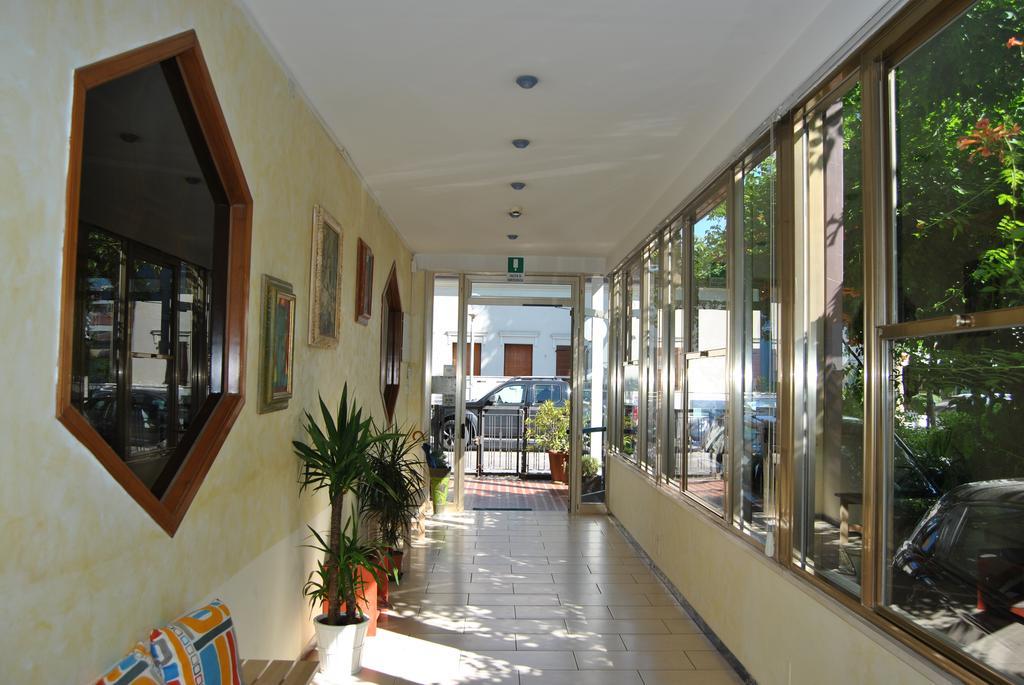 Le Aromatiche B&B Viserbella di Rimini Екстериор снимка