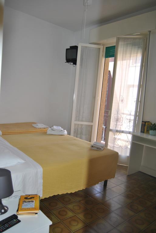 Le Aromatiche B&B Viserbella di Rimini Екстериор снимка
